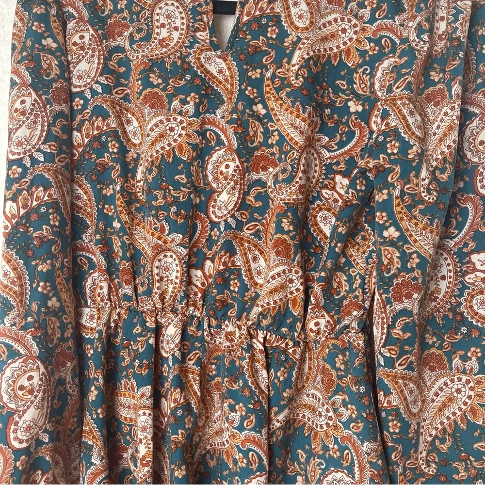 Inspired hearts, Paisley printed v-neck ruffled shorts romper - Picture 9 of 10